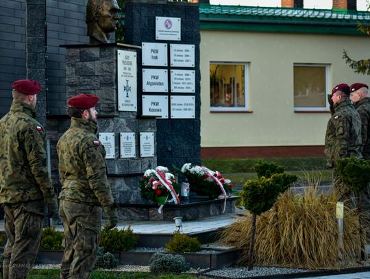 Dzień Pamięci o Poległych w Misjach: apel w 25. Brygadzie, 124 żołnierzy i 1 cywil upamiętnionych Dzień Pamięci o Poległych w Misjach: apel w 25. Brygadzie, 124 żołnierzy i 1 cywil upamiętnionych