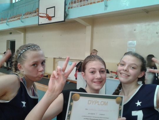 Dziewczęta z czternastki najlepsze pod koszami