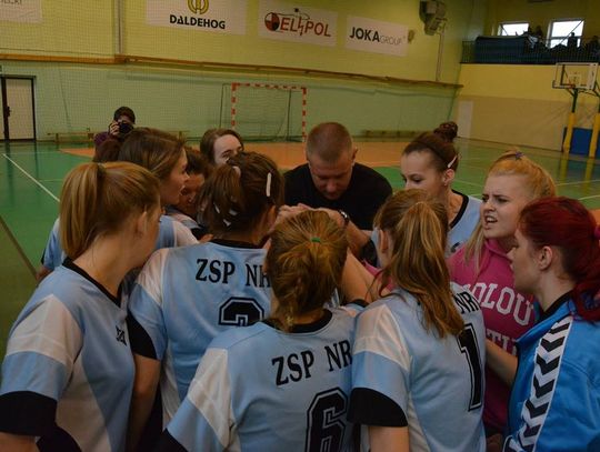 Dziewczyny z Wyspiańskiego mistrzyniami rejonu w piłce ręcznej