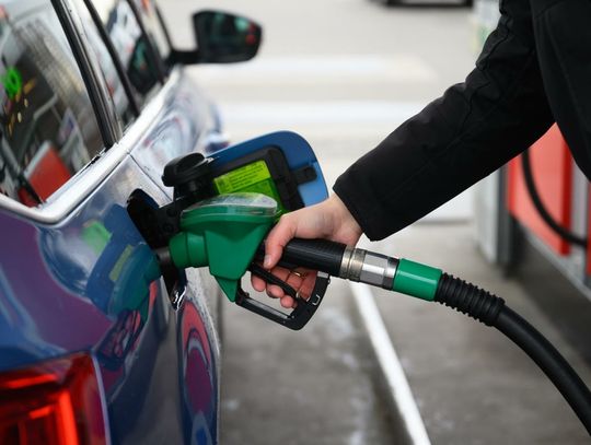 e-petrol.pl: od poniedziałku tankowanie znów będzie droższe