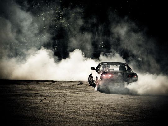 Ekspert: nowa ustawa o przepisach ruchu drogowego to wyraźny sygnał dla piratów drogowych