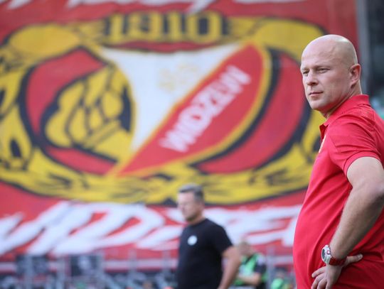 Ekstraklasa piłkarska - Janusz Niedźwiedź nie jest już trenerem Widzewa