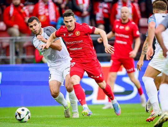 Ekstraklasa piłkarska - Widzew - Puszcza 2:0