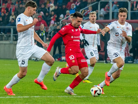 Ekstraklasa piłkarska - Widzew - Zagłębie 2:0