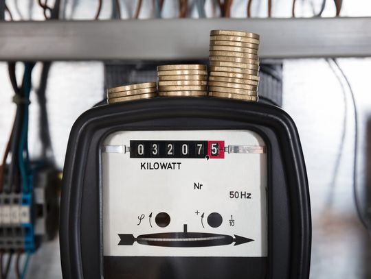 Faktura za prąd w firmie – co oznaczają wszystkie pozycje i jak je kontrolować?