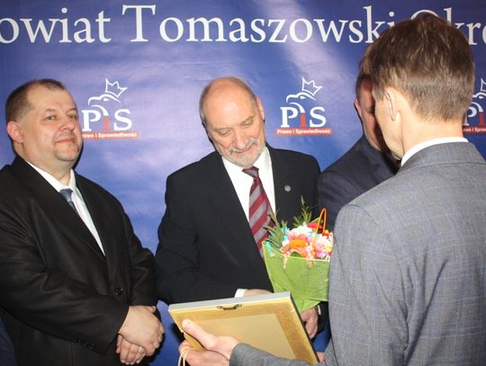 (FOTO/VIDEO) Antoni Macierewicz z wizytą w Tomaszowie