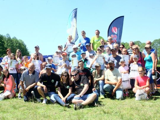 (FOTO/VIDEO) Karasie, Liny, Płocie. Dzieciaki połowiły