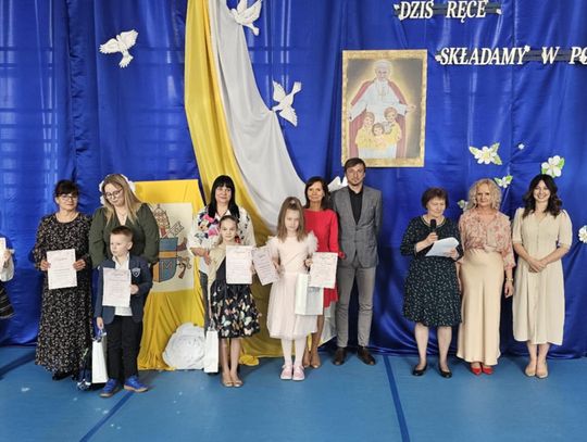 Gala Finałowa XIV Powiatowego Konkursu "Dla Ciebie, Mamo..." w SP12