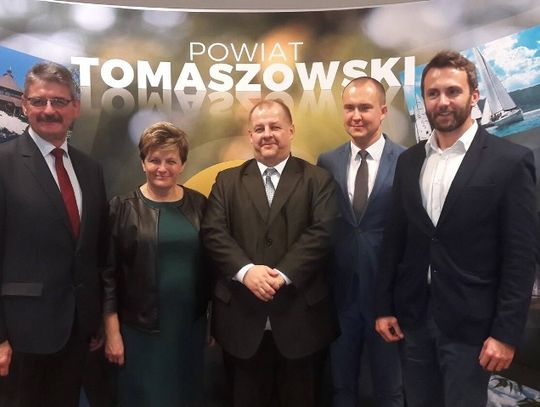 Gruba kasa dla powiatowych krezusów. 