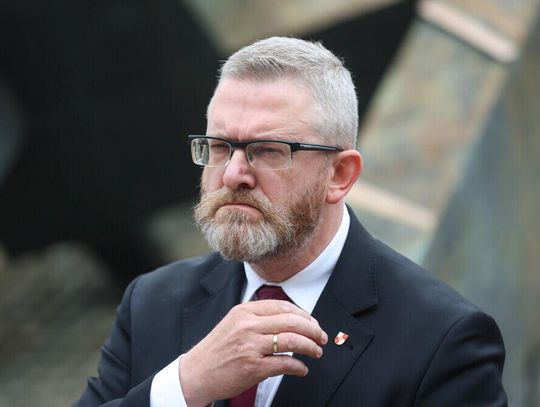 Hołownia: europoseł Grzegorz Braun ma od środy zakaz wstępu do parlamentu Hołownia: europoseł Grzegorz Braun ma od środy zakaz wstępu do parlamentu