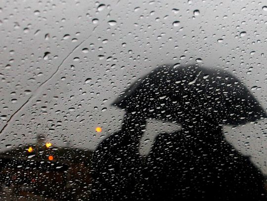 Hydrolog: ulewne deszcze nie rozwiązują problemu suszy – wręcz go pogłębiają