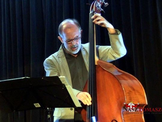 Ich trzech i instrumenty