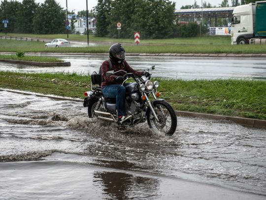 IMGW ostrzega przed burzami w środkowej i wschodniej Polsce