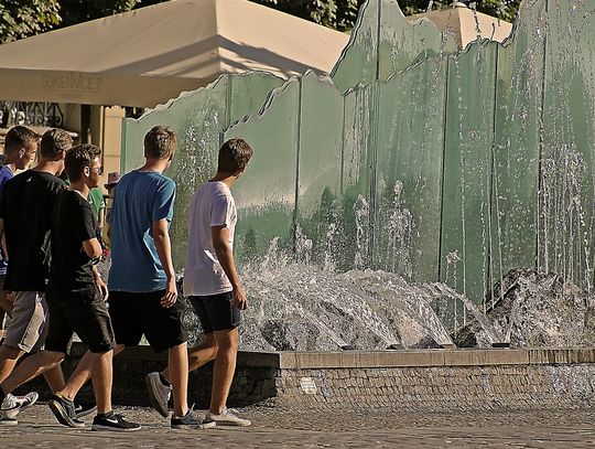 IMGW ostrzega przed upałami niemal w całym kraju