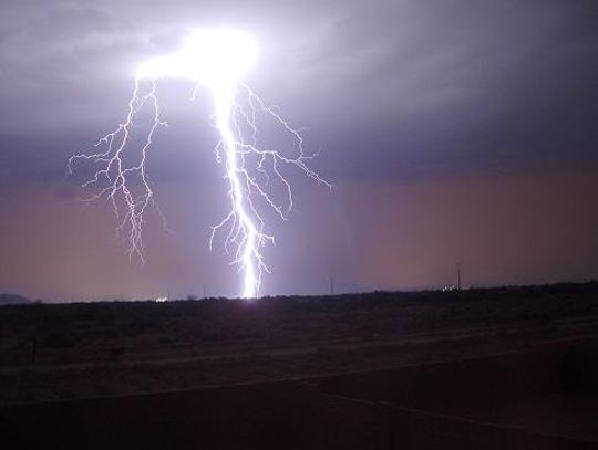 Instytut Meteorologii ostrzega przed silnymi burzami