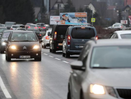 ITS: kobiety rzadziej ryzykują za kierownicą i częściej stosują się do przepisów kodeksu drogowego