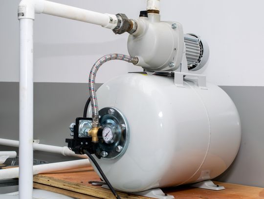 Jak podłączyć zbiornik hydroforowy?