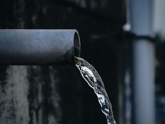 Jak tablice orientacyjne dla wodociągów ułatwiają pracę ekip serwisowych?