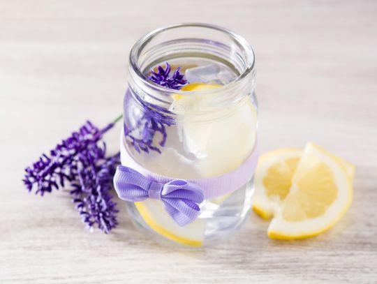 Jak używać wody lawendowej?