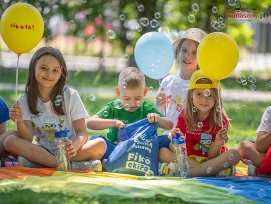 Jak zapewnić dziecku opiekę w wakacje, gdy rodzice pracują? Sprawdźcie ofertę półkolonii!