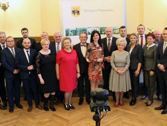 Karta podziału politycznego. Gender w Radzie Miejskiej. Samotne matki z oświadczeniami