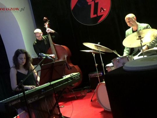 Koncert jazzowy Ilony Damięckiej Trio w Galerii "Arkady"
