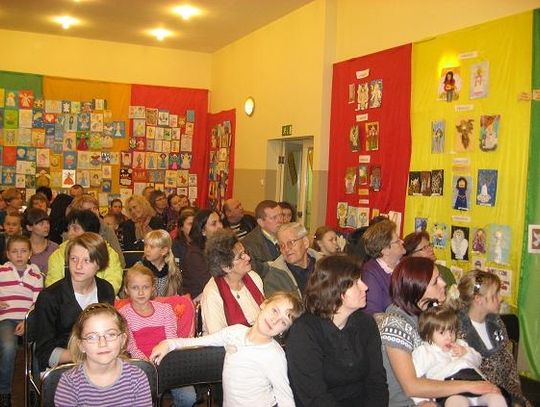 Konkurs Plastyczny „KARTKA Z ANIOŁKIEM&quot;  podsumowanie Dzielnicowy Ośrodek Kultury 09 grudnia 2011