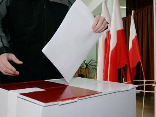 Kontrowersje wokół losowania członków komisji wyborczych w Tomaszowie