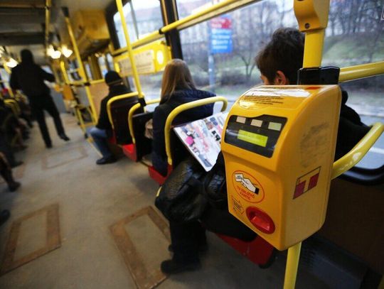 KRD: 376 mln zł wynosi zadłużenie jeżdżących bez biletów pasażerów