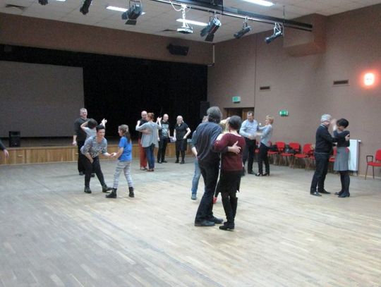 Kurs tańca towarzyskiego dla par i singli