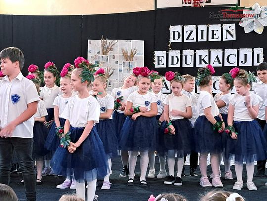 Kwiaty, muzyka i szkolne wspomnienia. Wyjątkowa uroczystość w tomaszowskiej Dziewiątce!