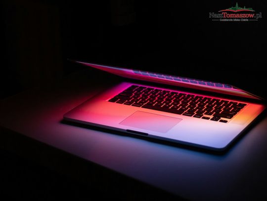 Laptop grzeje się i zwalnia? Co sprawdzić samemu, zanim trafi do serwisu