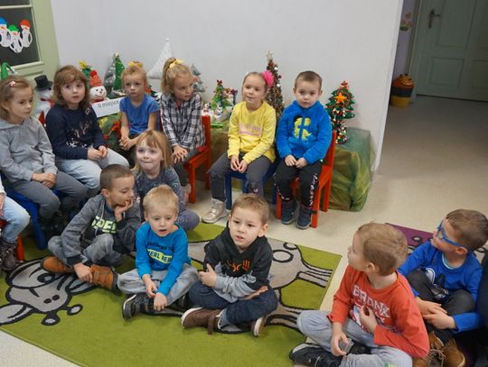 Lekcja biblioteczna o tradycjach nadchodzących świąt Bożego Narodzenia