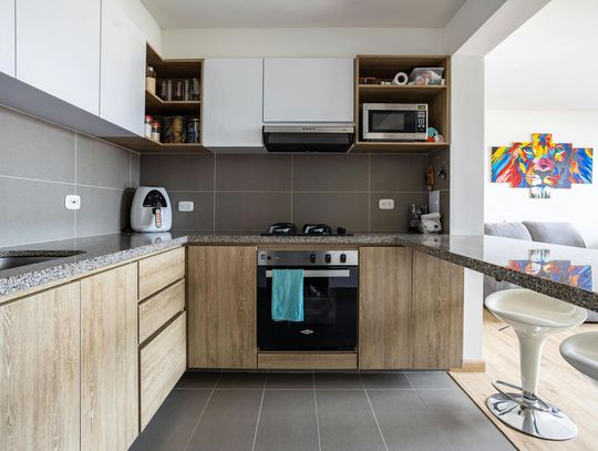 Lekkość, technologia i design – historia materiałów, które zmieniły sposób myślenia o wnętrzach Lekkość, technologia i design – historia materiałów, które zmieniły sposób myślenia o wnętrzach