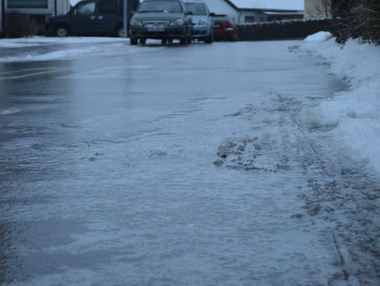 Łódzkie/ IMGW ostrzega przed oblodzeniem i intensywnymi opadami śniegu