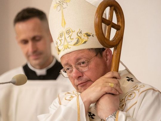 Łódzkie/W kościołach odczytano list kard. Rysia z apelem ws. migrantów i zapowiedzią powołania komisji ds. pedofilii
