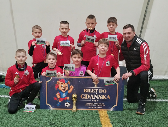 Mali piłkarze z wielkimi marzeniami. TMF Tomaszów Mazowiecki zagra w ogólnopolskim finale
