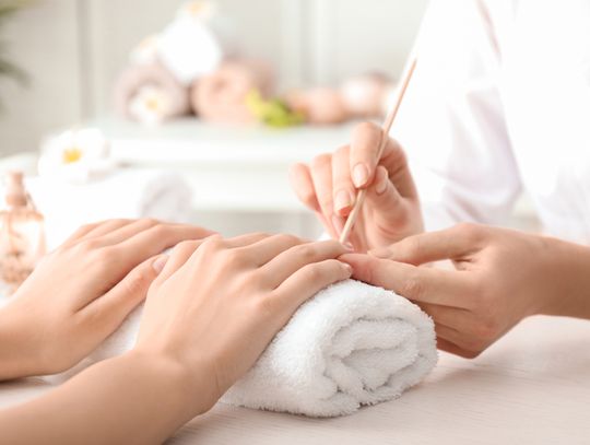 Manicure hybrydowy - sposób na piękne i zadbane paznokcie