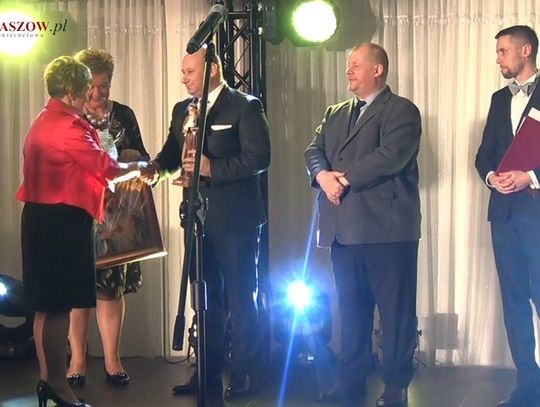 Marcin Witko, jednym z uhonorowanych statuetką "Przyjaciel Powiatu Tomaszowskiego"