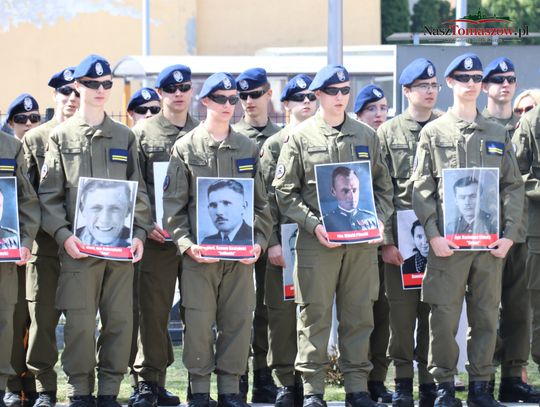 Marsz Pamięci Żołnierzy Wyklętych przeszedł ulicami Tomaszowa. Hołd dla bohaterów i patrona PCAS-u Marsz Pamięci Żołnierzy Wyklętych przeszedł ulicami Tomaszowa. Hołd dla bohaterów i patrona PCAS-u