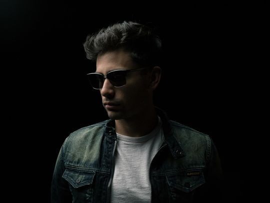 Marzy Ci się nienaganna fryzura bez wizyt u fryzjera? Sprawdź, jak to zrobić w domu