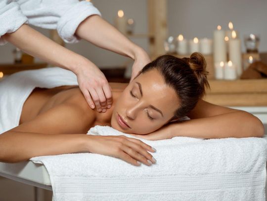 Masaż oddziałuje na mózg. Naukowcy przeanalizowali blisko 50 badań