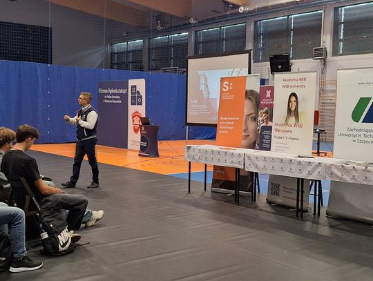 Maturzyści pytali o studia, życie w akademickich miastach i pierwszy krok do kariery