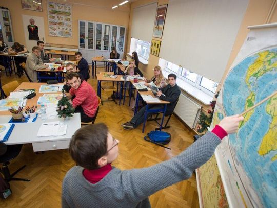 MEN chce, by nauczyciel był funkcjonariuszem publicznym; prezes ZNP sceptyczny