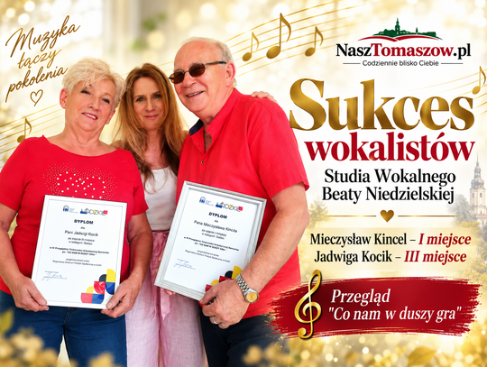 Mieczysław Kincel i Jadwiga Kocik na podium wojewódzkiego przeglądu seniorów