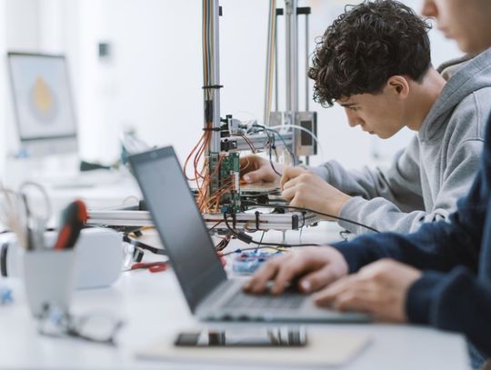 Miliony dla szkół. Tomaszów Mazowiecki też na kursie ku nowoczesności