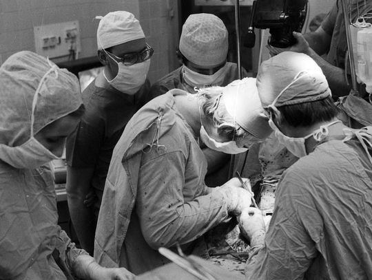 Minęło 38 lat od pierwszej udanej transplantacji serca w Polsce