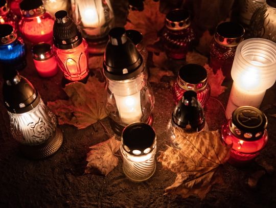 Mistrzyni świeckiej ceremonii pogrzebowej: rośnie zapotrzebowanie na takie pochówki