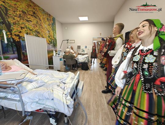 Młodzi artyści z II LO znów zagrali w tomaszowskim hospicjum