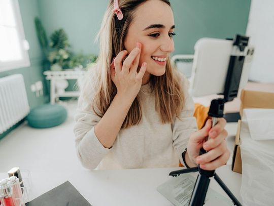 Na polskich influencerów padł blady strach. Duże zmiany w sieci